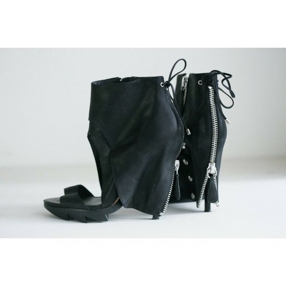 Camilla Skovgaard Open Toe Zipper Hood Back High heel Black Leather Booties 39 - Picture 1 of 11